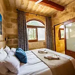 فيلة Soldanis Sleeps 12 With Pool *