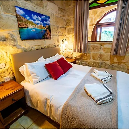 فيلة Soldanis Sleeps 12 With Pool *