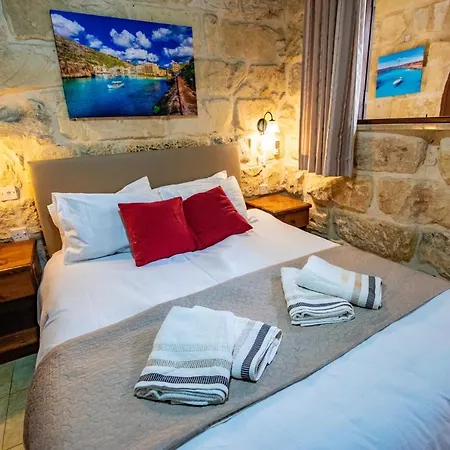 Soldanis Sleeps 12 With Pool וילה *