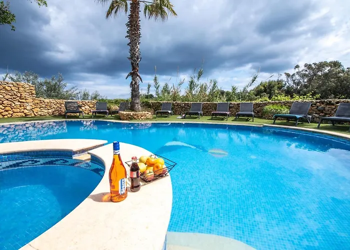 Villa Soldanis Sleeps 12 With Pool