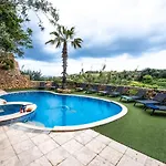 Soldanis Sleeps 12 With Pool Villa *