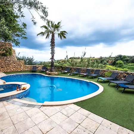 Soldanis Sleeps 12 With Pool Villa *